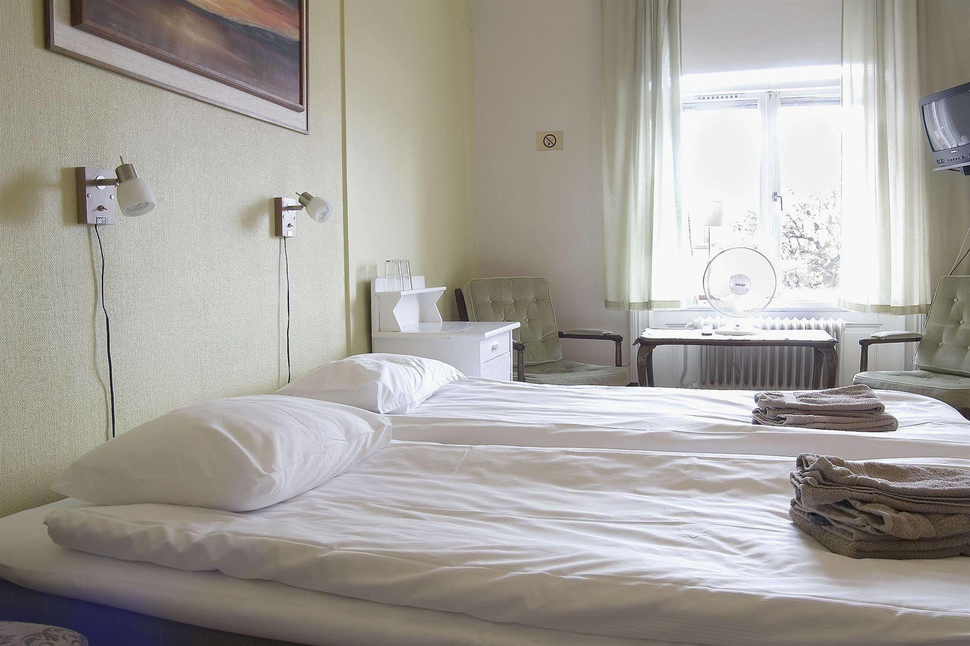 Jaernvaegshotellet イェブレ エクステリア 写真